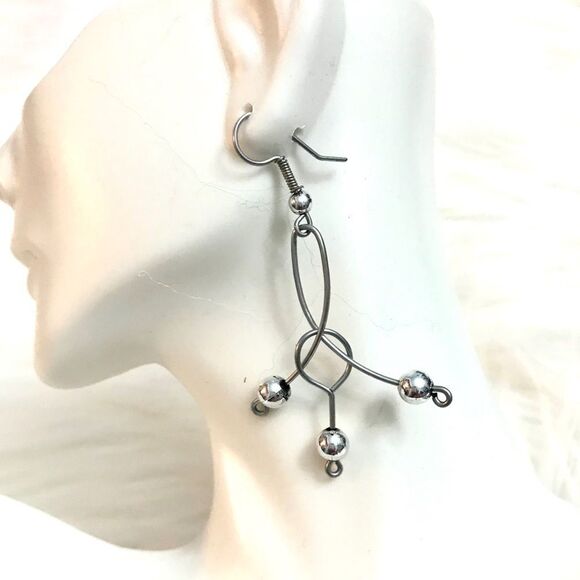Silver earrings  - Picture 1 of 2
